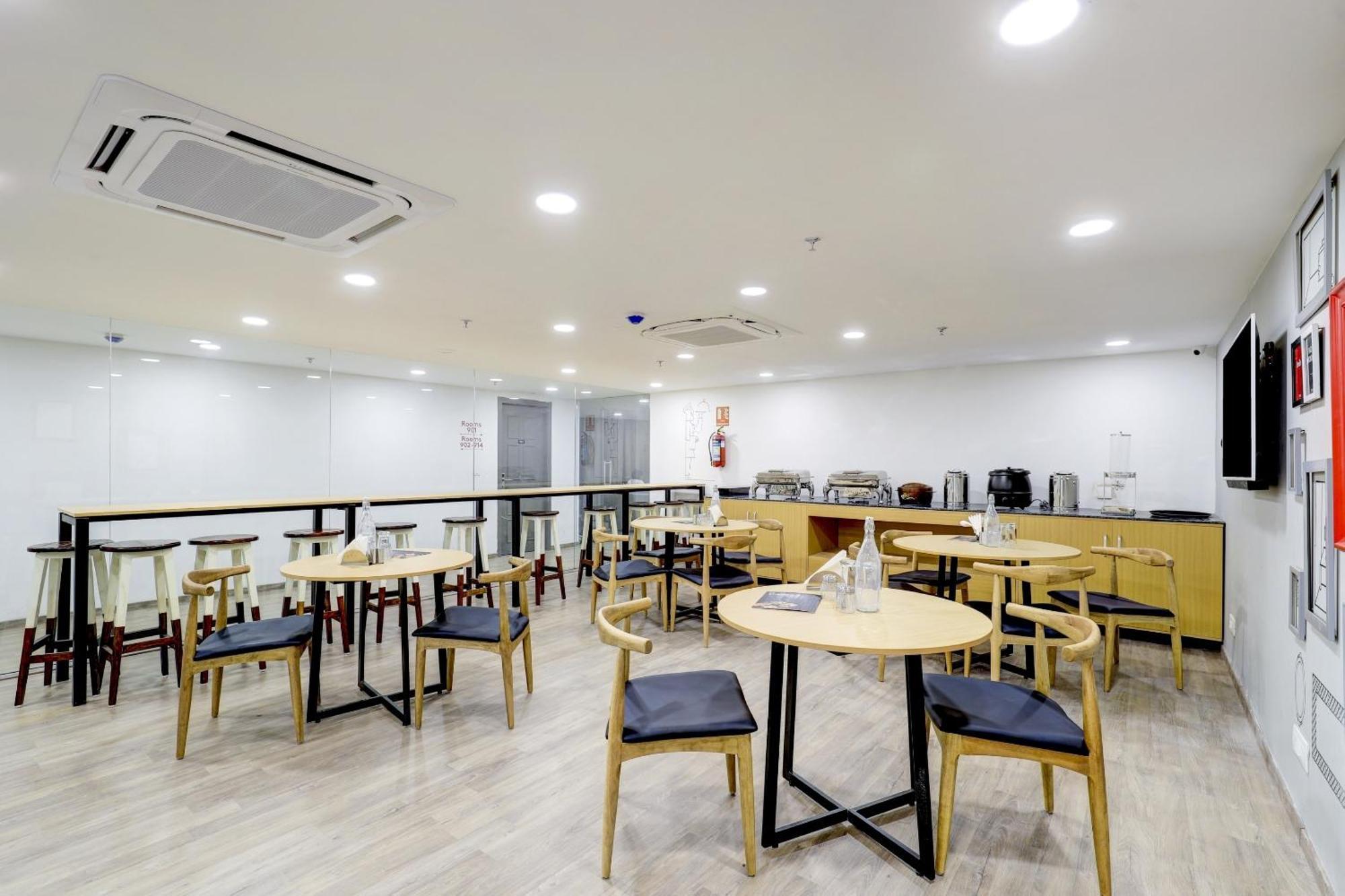 Отель Super Townhouse Rajyash Rise Sarkhej Экстерьер фото