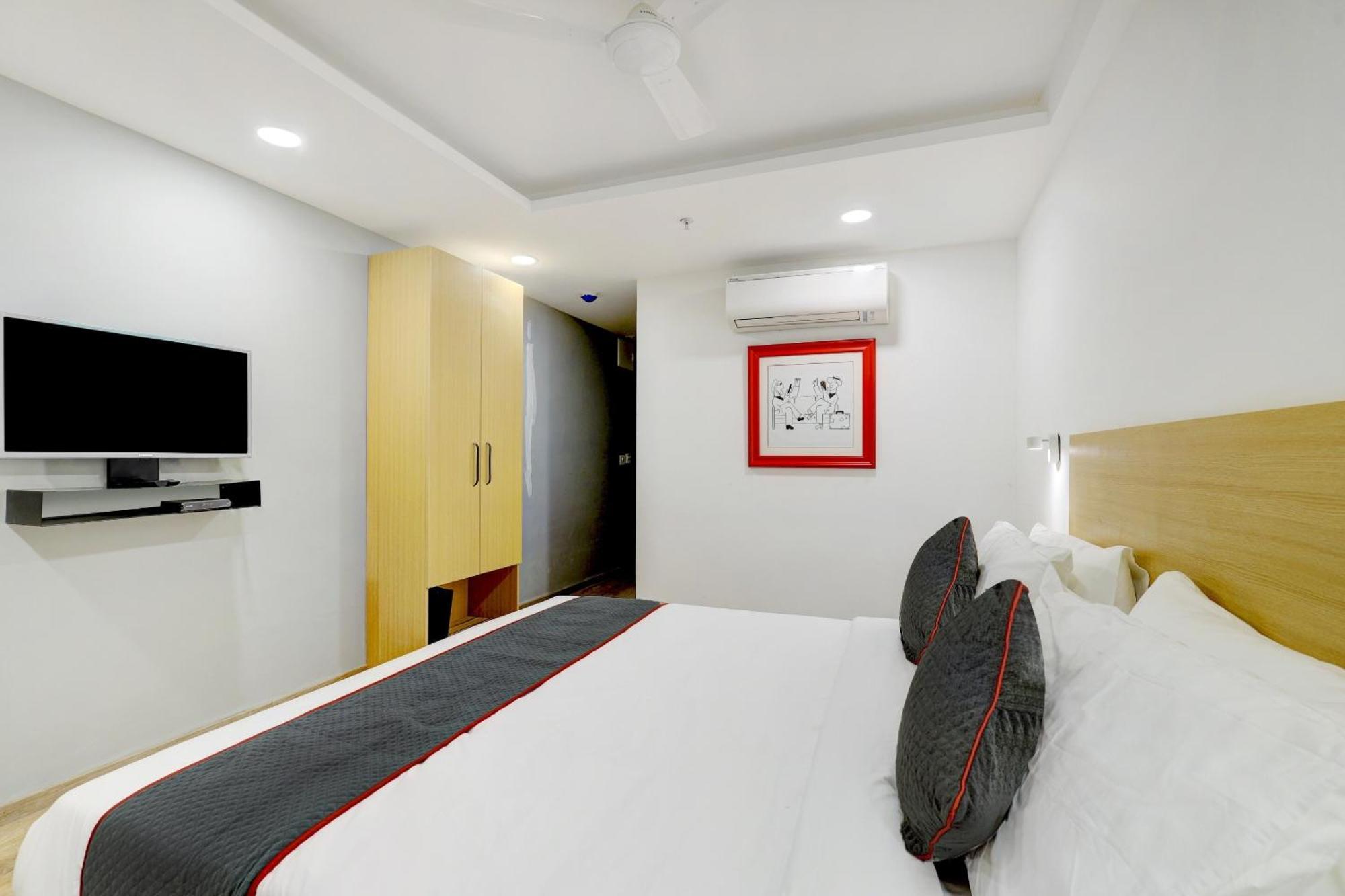 Отель Super Townhouse Rajyash Rise Sarkhej Экстерьер фото